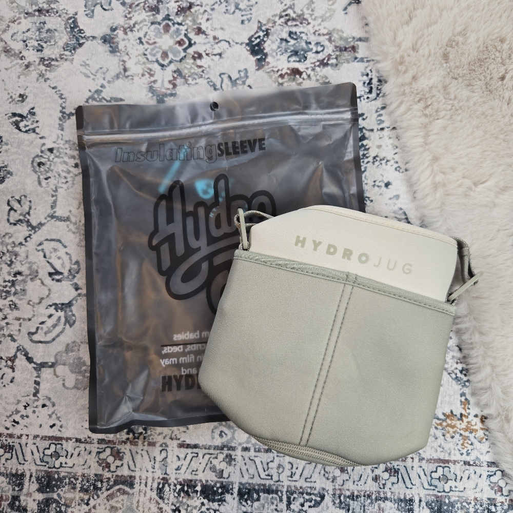 HydroJug Two-Toned Wheat & Sage Pro Sleeve